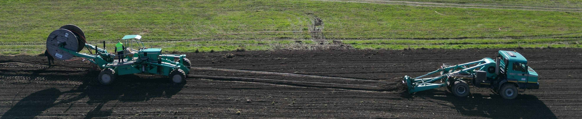 Vyvedení výkonu pro větrné a fotovoltaické elektrárny pluhováním